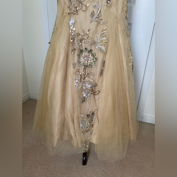 Formal Dress - Picture 3 of 4